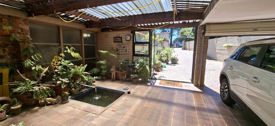 5 Bedroom Property for Sale in Monument Gauteng