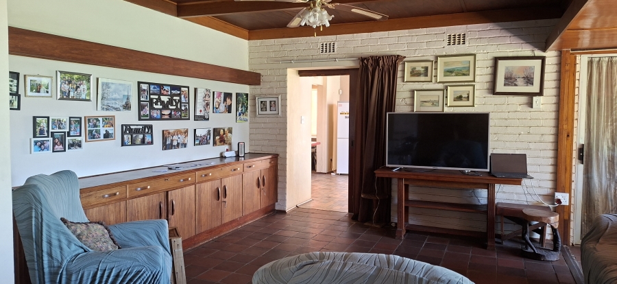 5 Bedroom Property for Sale in Monument Gauteng