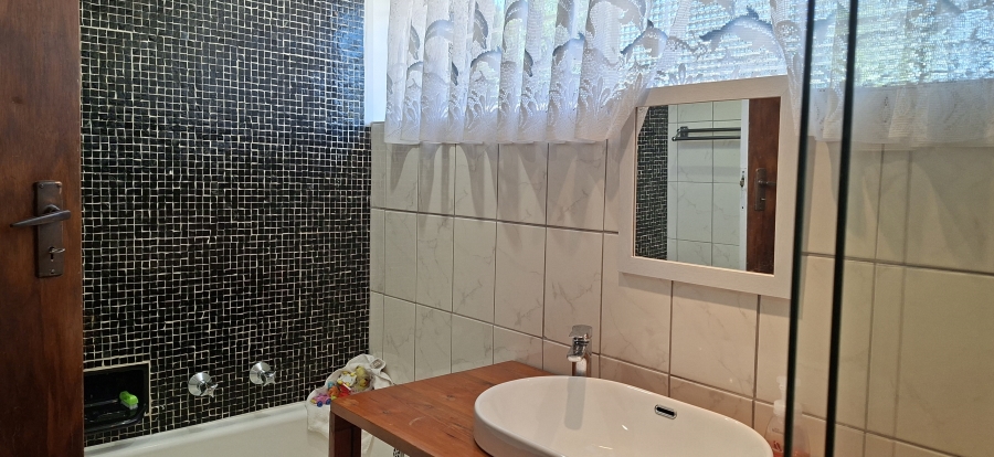 5 Bedroom Property for Sale in Monument Gauteng