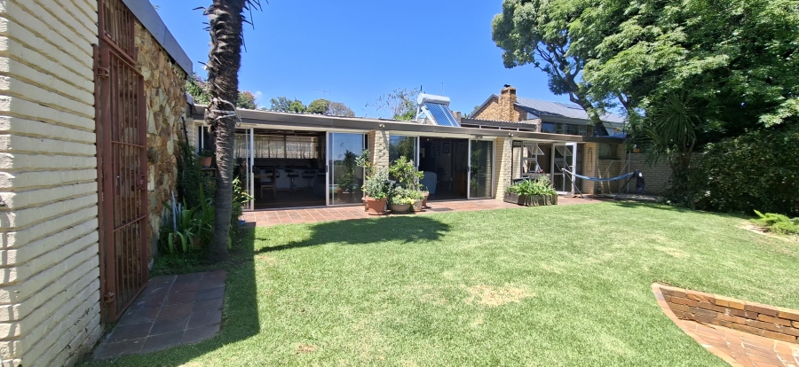 5 Bedroom Property for Sale in Monument Gauteng