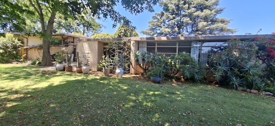 5 Bedroom Property for Sale in Monument Gauteng