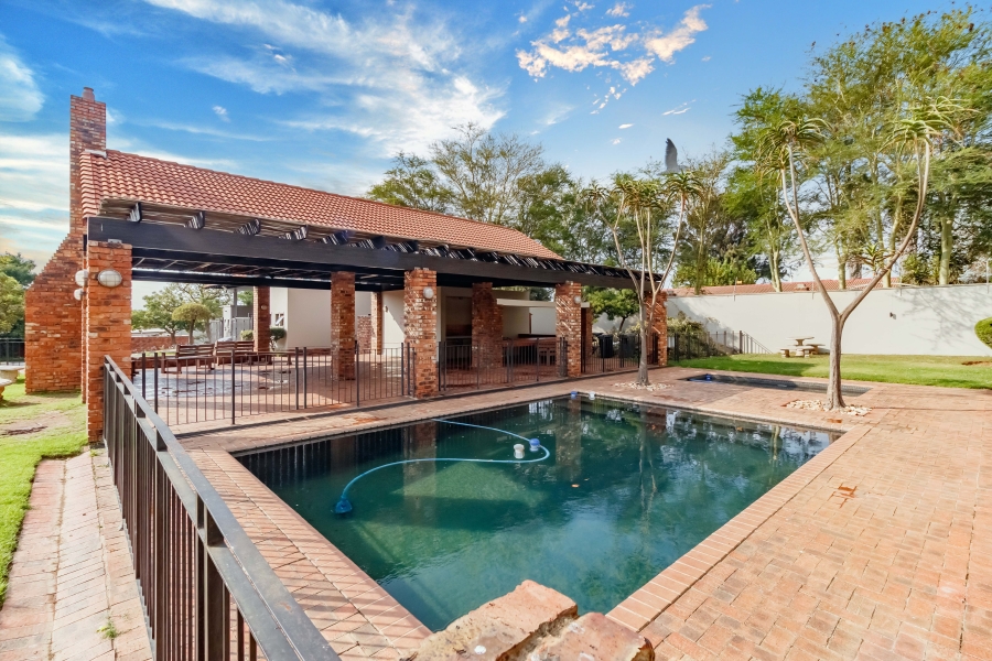 1 Bedroom Property for Sale in Vorna Valley Gauteng