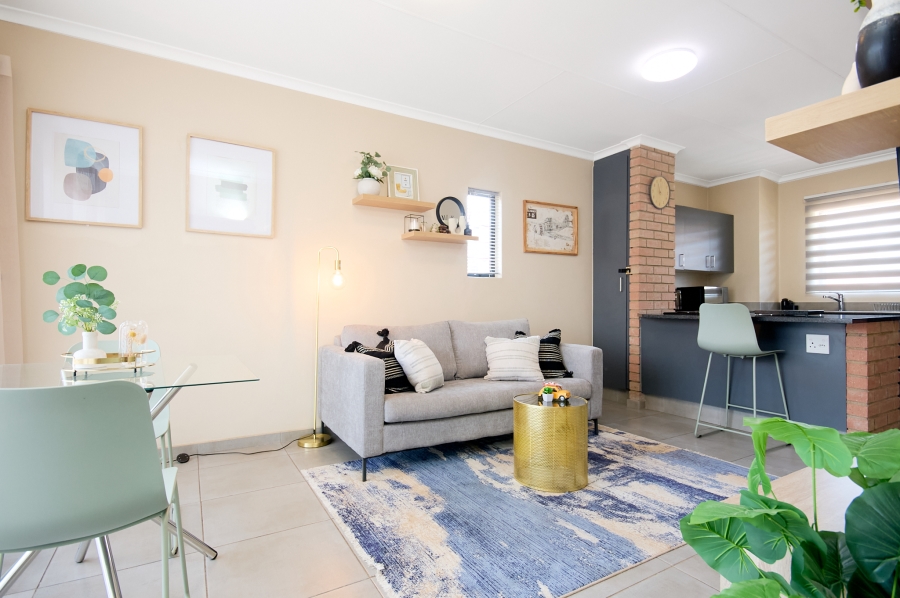 2 Bedroom Property for Sale in Vorna Valley Gauteng