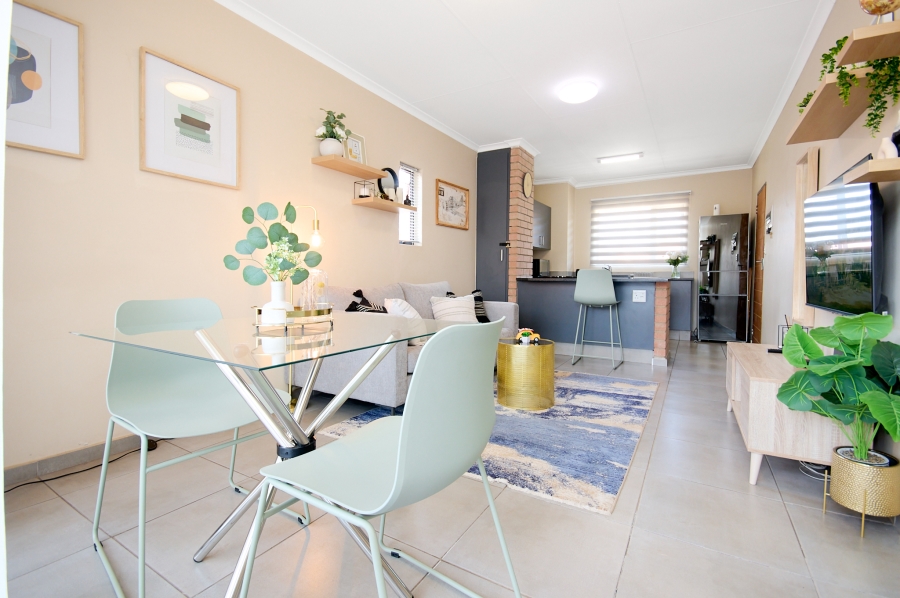 2 Bedroom Property for Sale in Vorna Valley Gauteng