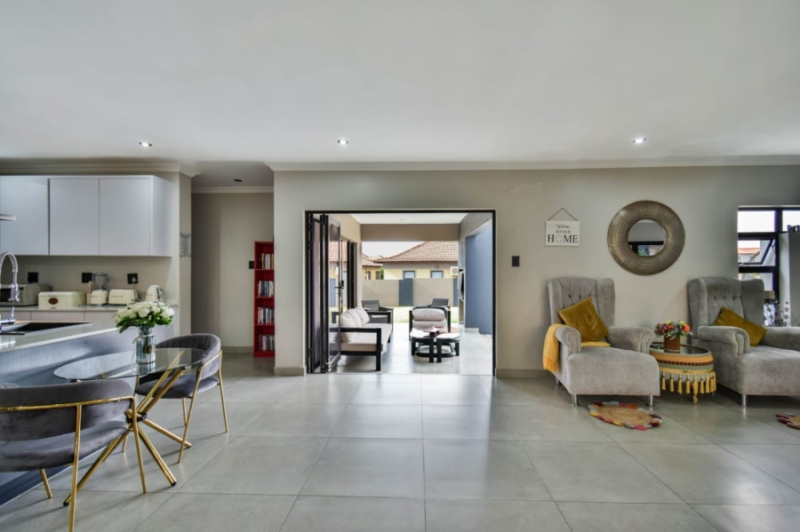 6 Bedroom Property for Sale in Savannah Country Estate Gauteng