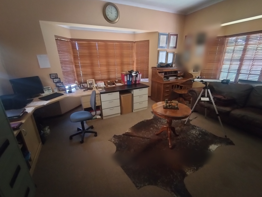 4 Bedroom Property for Sale in Heatherdale AH Gauteng