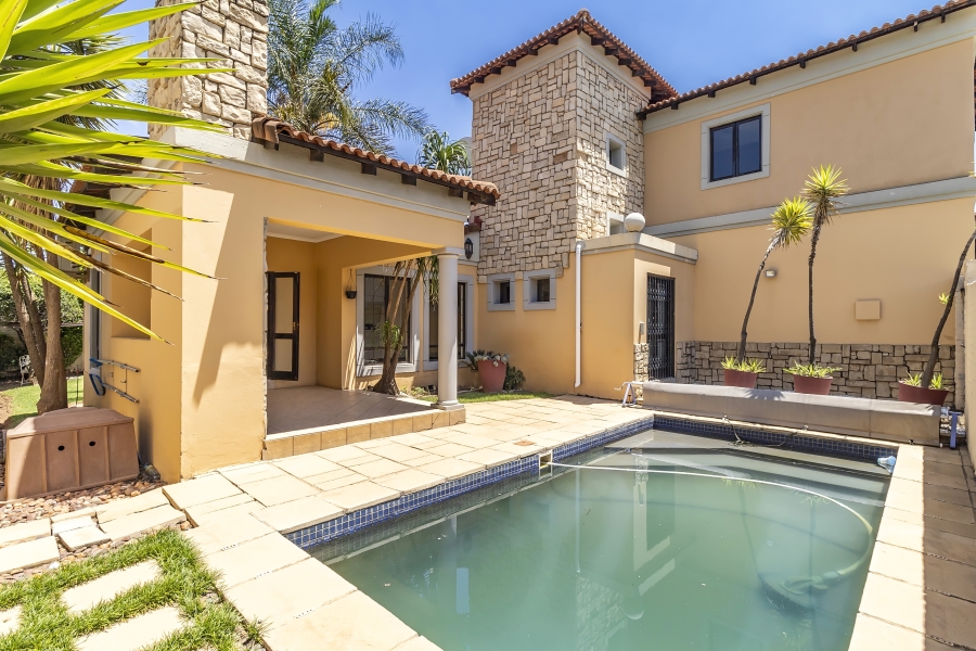 4 Bedroom Property for Sale in North Riding Gauteng