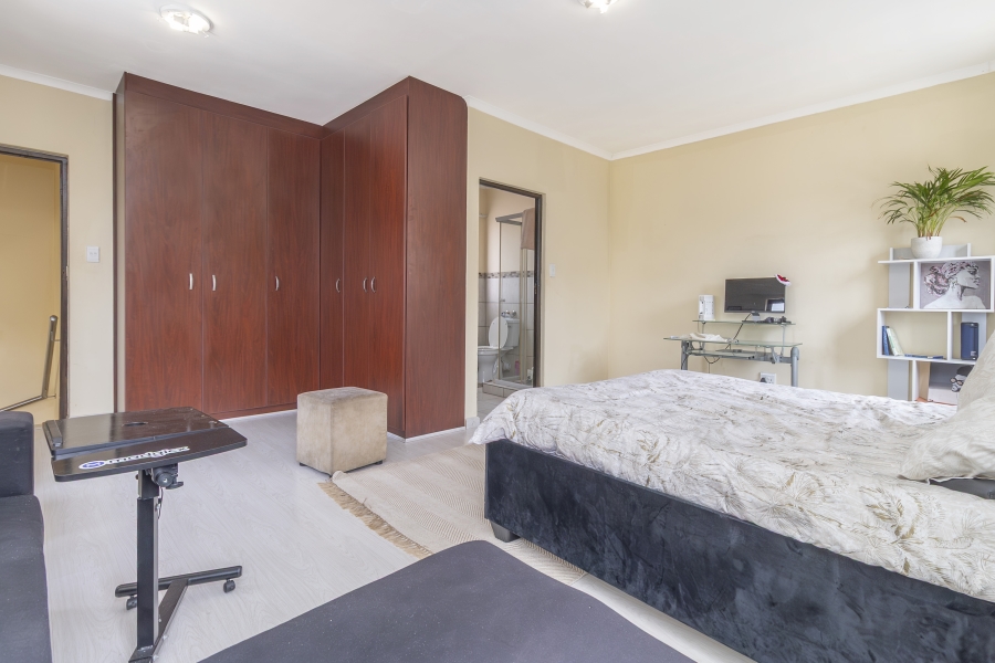 4 Bedroom Property for Sale in North Riding Gauteng