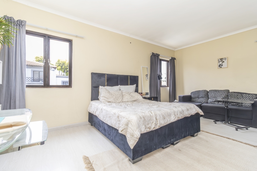 4 Bedroom Property for Sale in North Riding Gauteng