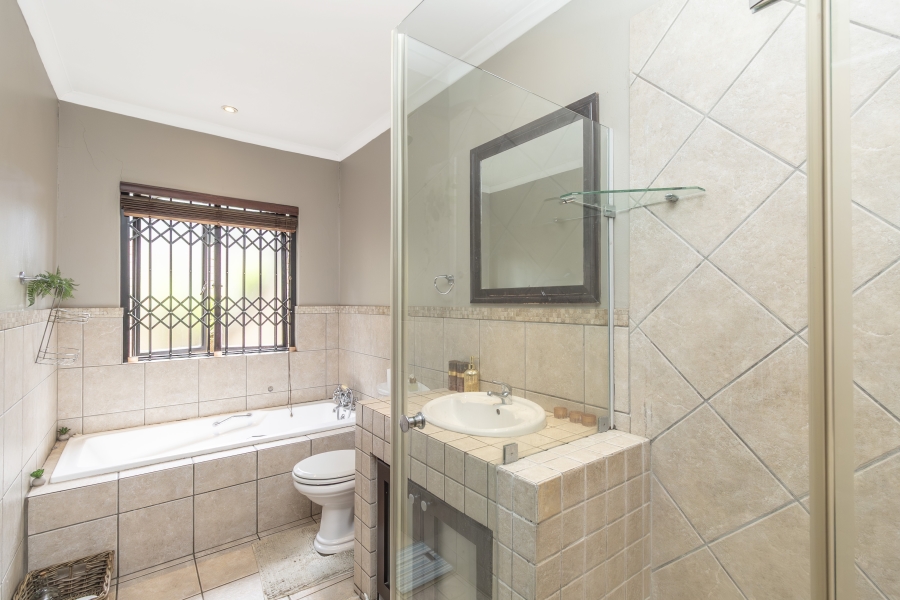 4 Bedroom Property for Sale in North Riding Gauteng