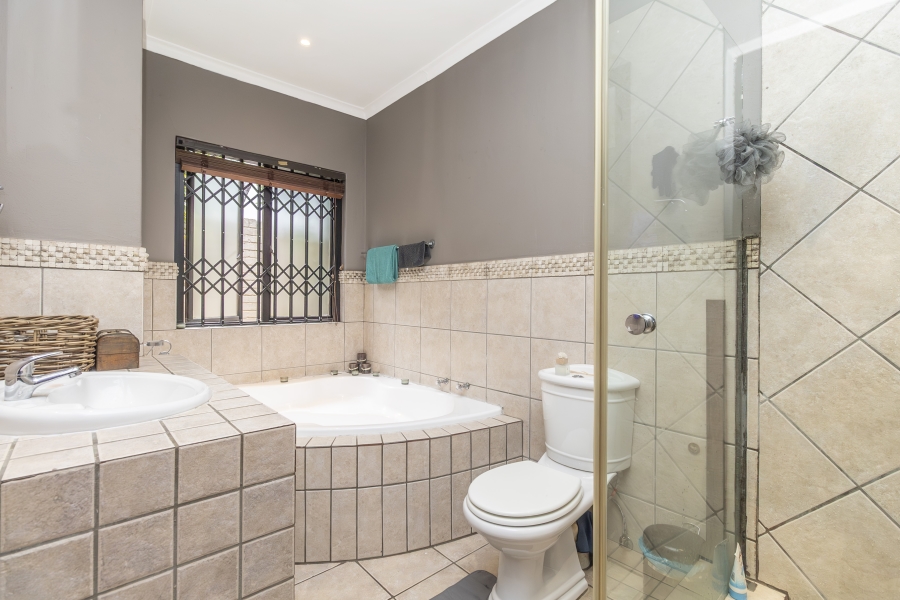 4 Bedroom Property for Sale in North Riding Gauteng