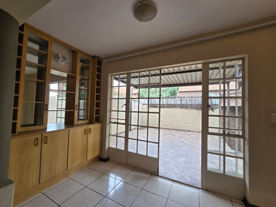 3 Bedroom Property for Sale in New Redruth Gauteng