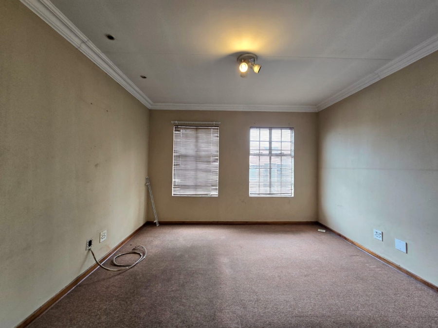 3 Bedroom Property for Sale in New Redruth Gauteng