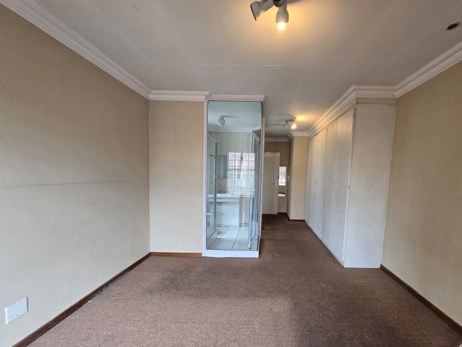 3 Bedroom Property for Sale in New Redruth Gauteng