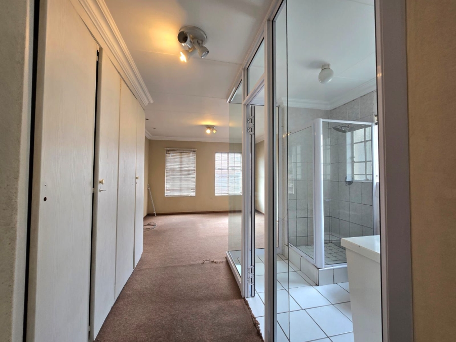 3 Bedroom Property for Sale in New Redruth Gauteng