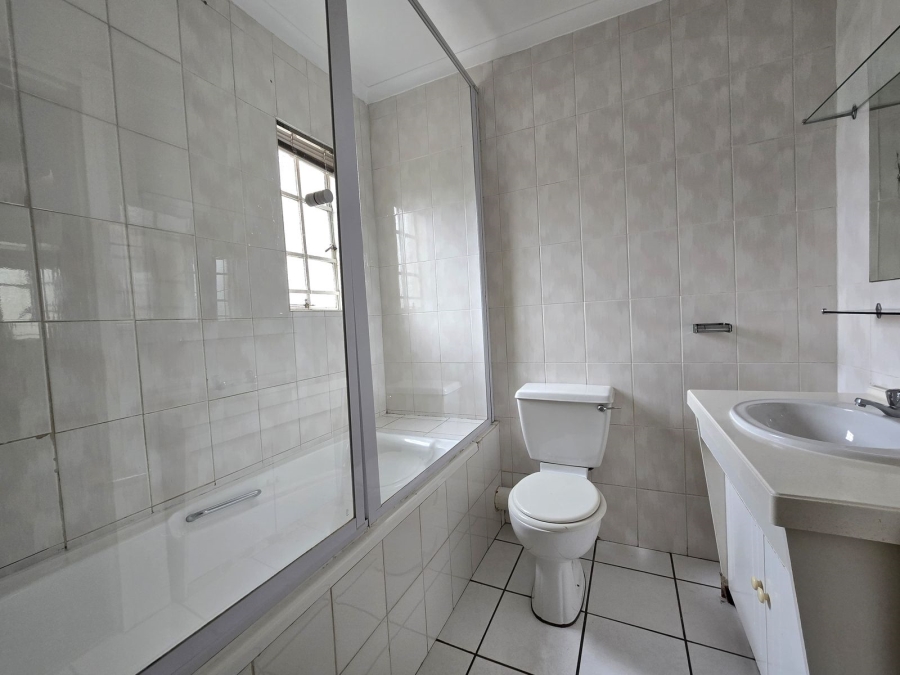 3 Bedroom Property for Sale in New Redruth Gauteng