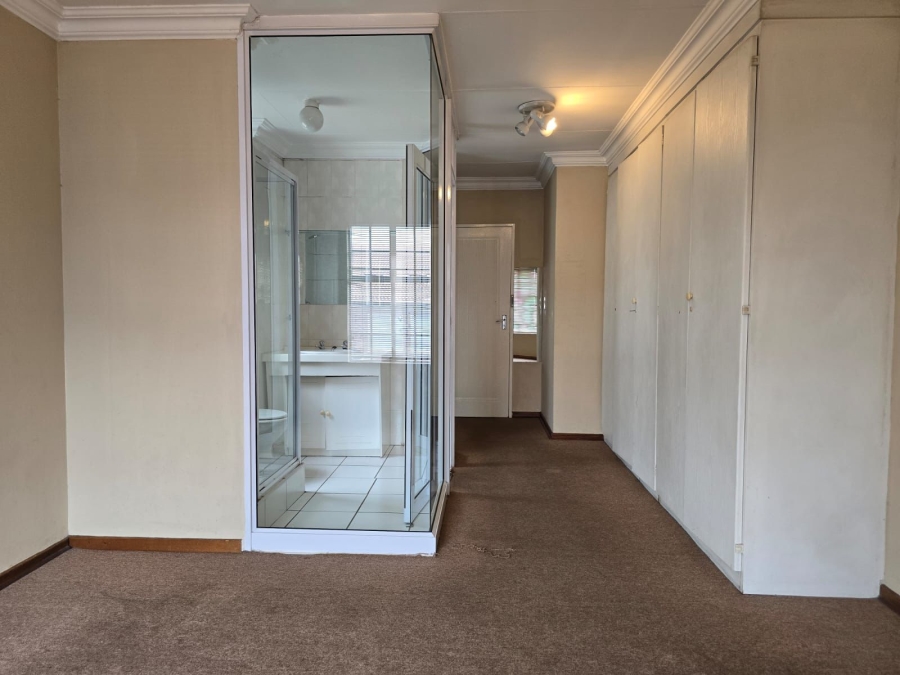 3 Bedroom Property for Sale in New Redruth Gauteng