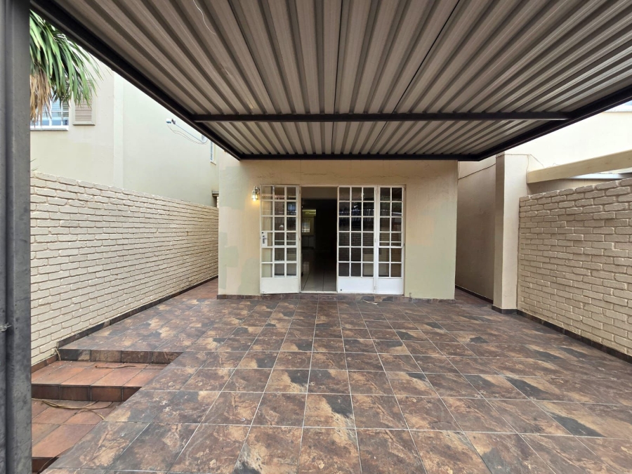 3 Bedroom Property for Sale in New Redruth Gauteng