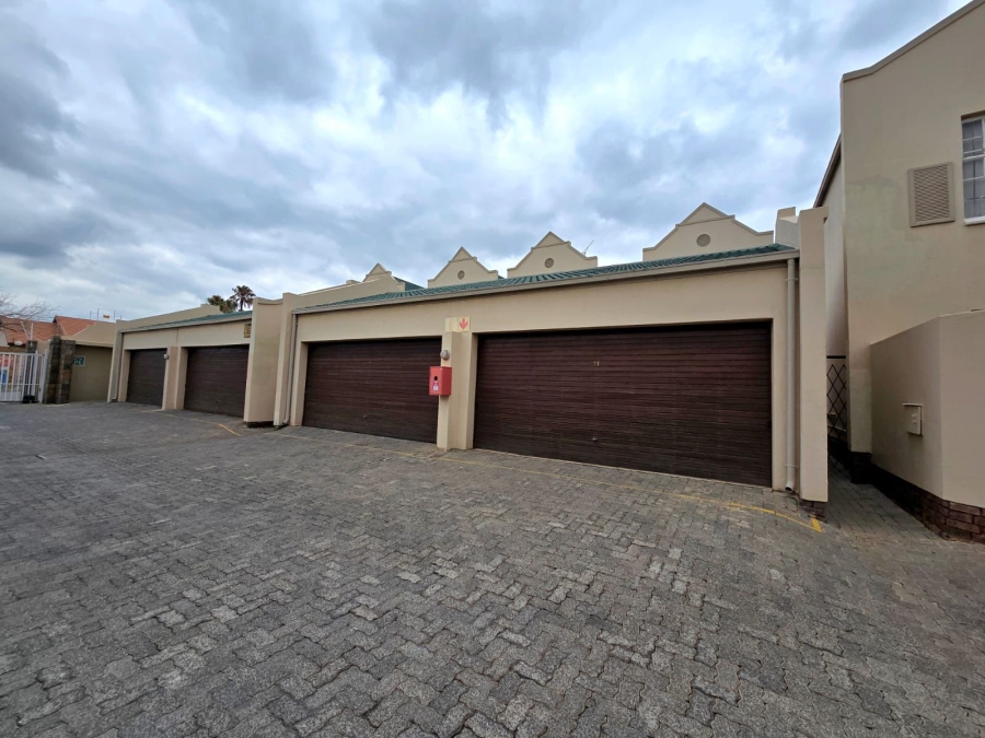 3 Bedroom Property for Sale in New Redruth Gauteng