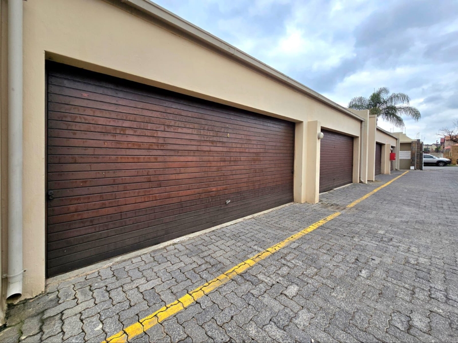 3 Bedroom Property for Sale in New Redruth Gauteng