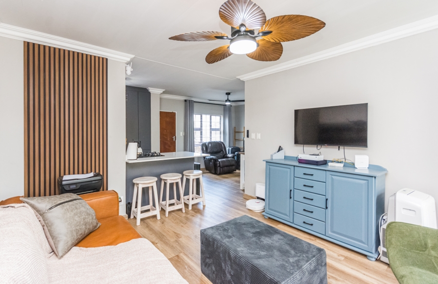 2 Bedroom Property for Sale in Die Hoewes Gauteng