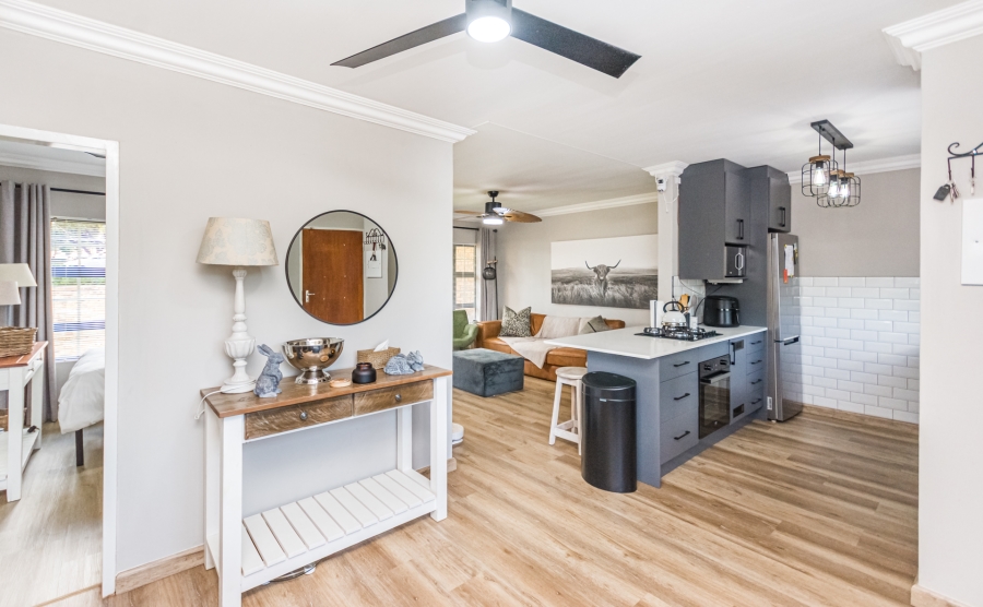 2 Bedroom Property for Sale in Die Hoewes Gauteng