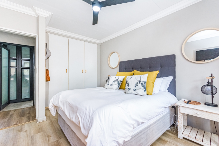 2 Bedroom Property for Sale in Die Hoewes Gauteng