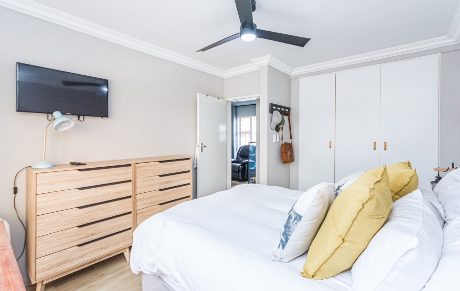 2 Bedroom Property for Sale in Die Hoewes Gauteng