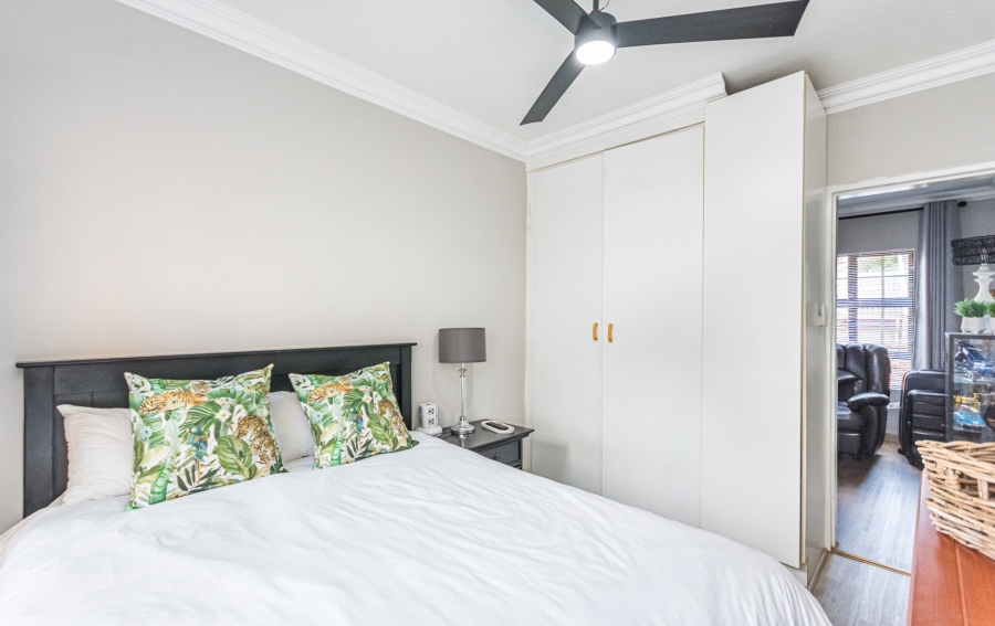 2 Bedroom Property for Sale in Die Hoewes Gauteng