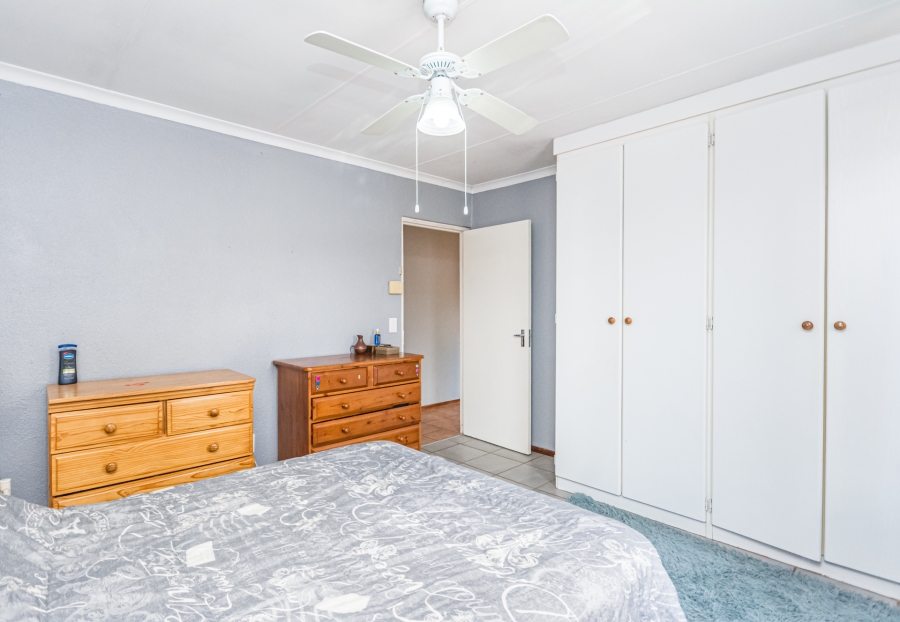 2 Bedroom Property for Sale in Die Hoewes Gauteng