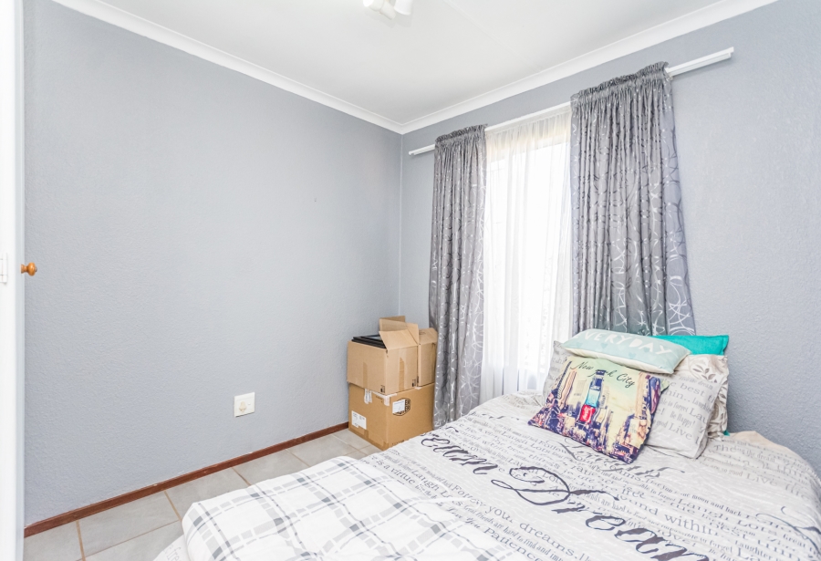 2 Bedroom Property for Sale in Die Hoewes Gauteng