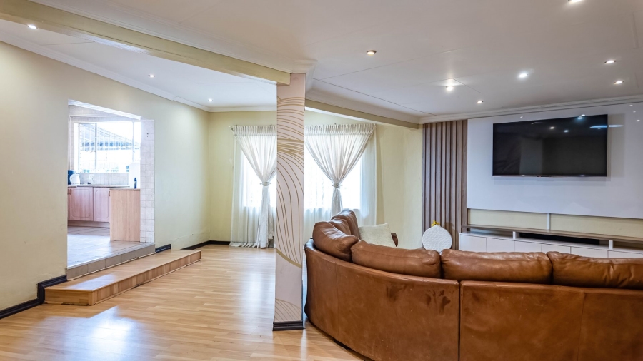 4 Bedroom Property for Sale in Doornpoort Gauteng