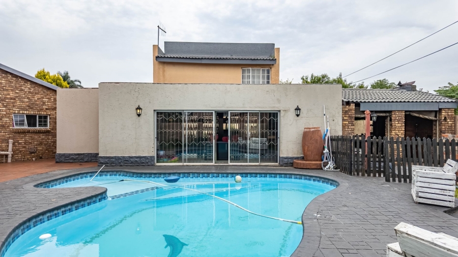 4 Bedroom Property for Sale in Doornpoort Gauteng