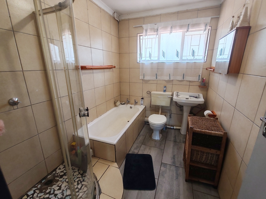 2 Bedroom Property for Sale in Roseville Gauteng