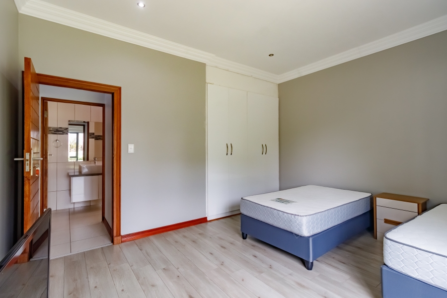 To Let 5 Bedroom Property for Rent in Midstream Estate Gauteng