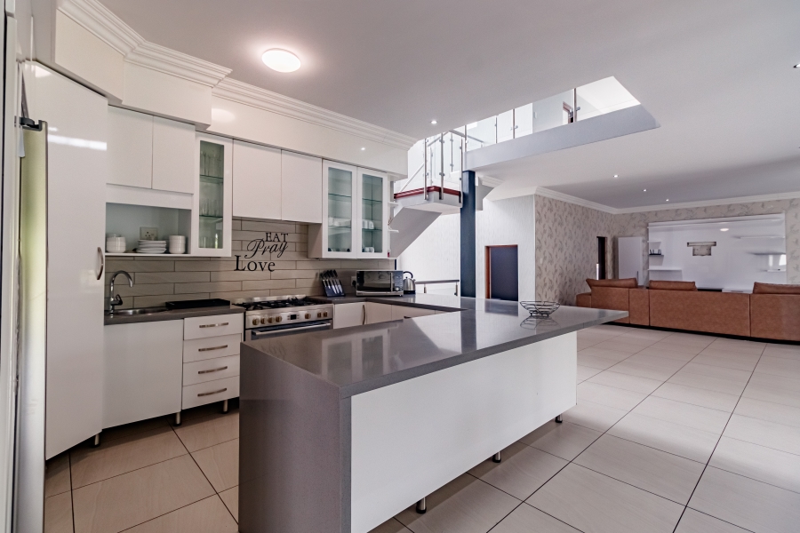 To Let 5 Bedroom Property for Rent in Midstream Estate Gauteng