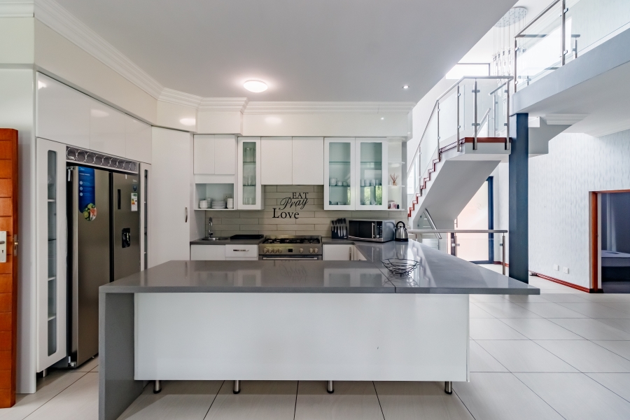 To Let 5 Bedroom Property for Rent in Midstream Estate Gauteng