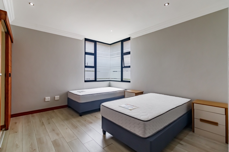 To Let 5 Bedroom Property for Rent in Midstream Estate Gauteng