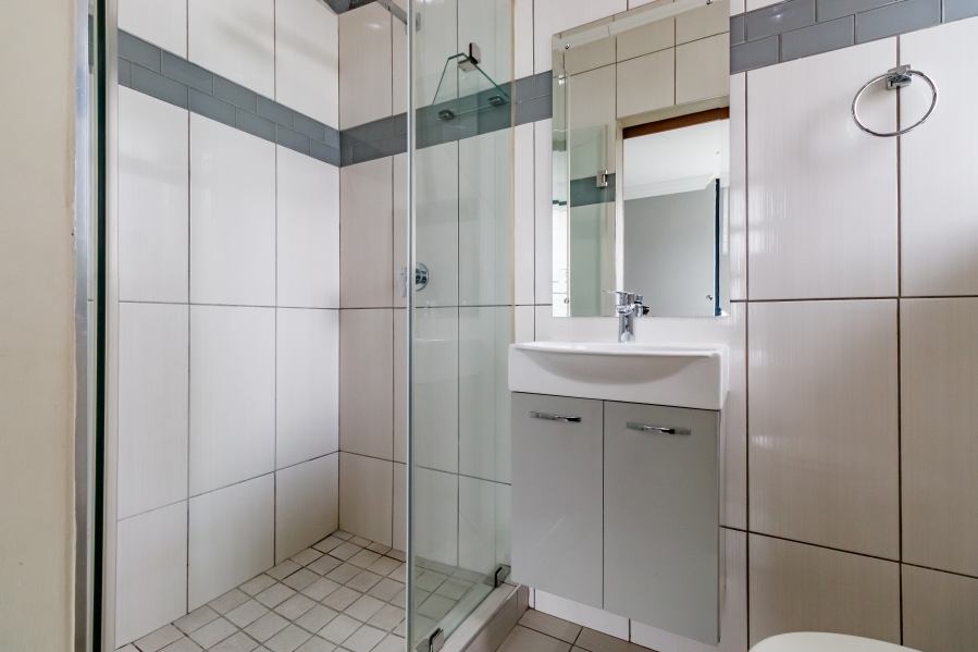 To Let 5 Bedroom Property for Rent in Midstream Estate Gauteng