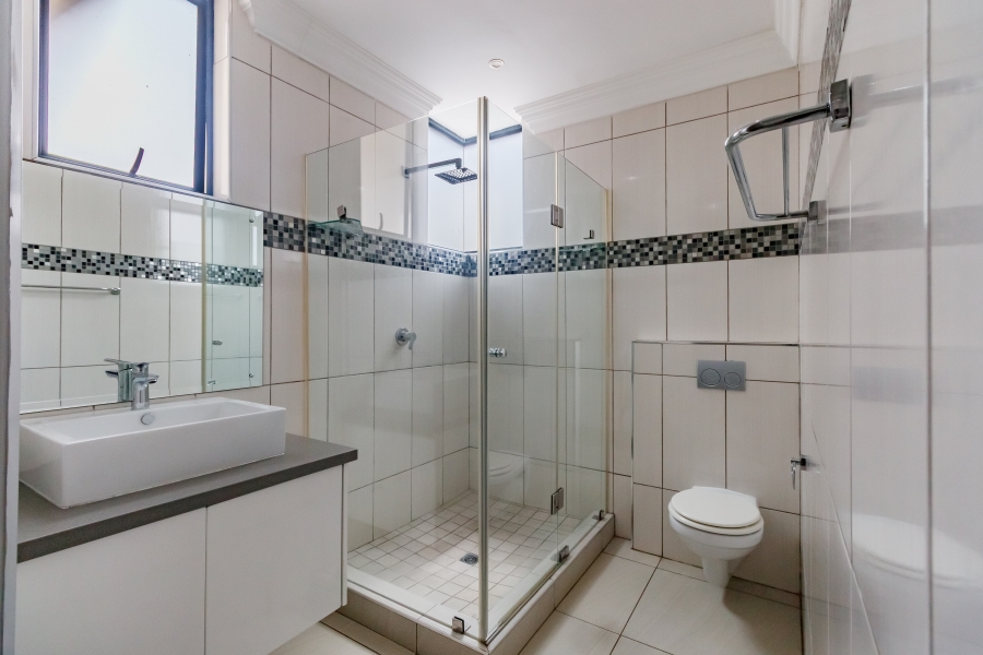 To Let 5 Bedroom Property for Rent in Midstream Estate Gauteng