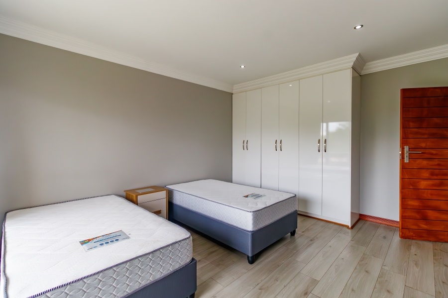 To Let 5 Bedroom Property for Rent in Midstream Estate Gauteng