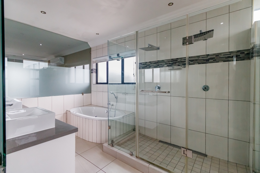 To Let 5 Bedroom Property for Rent in Midstream Estate Gauteng