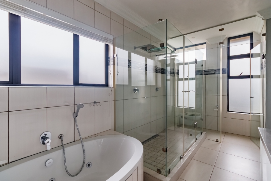 To Let 5 Bedroom Property for Rent in Midstream Estate Gauteng