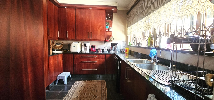 4 Bedroom Property for Sale in Wierda Park Gauteng