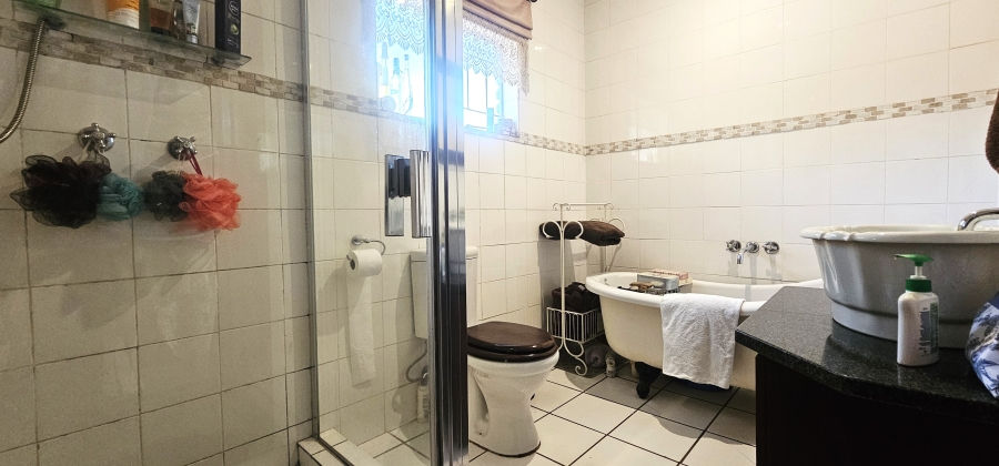 4 Bedroom Property for Sale in Wierda Park Gauteng