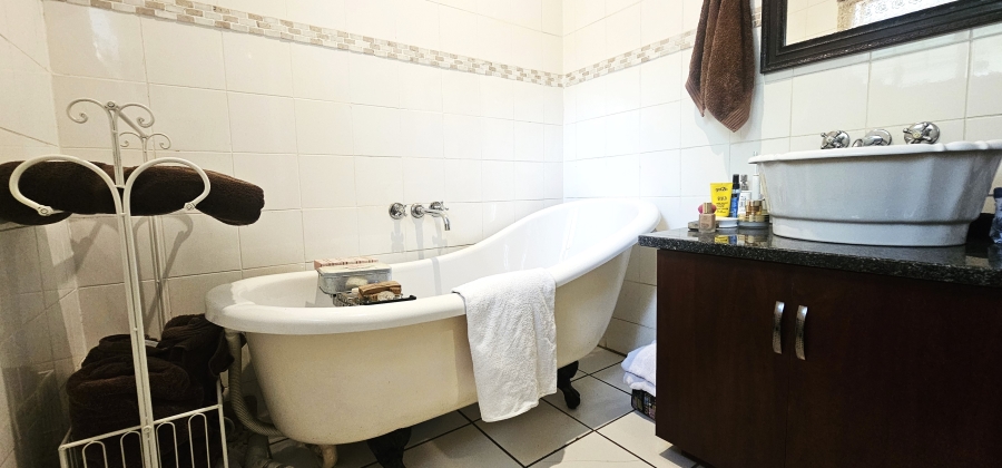 4 Bedroom Property for Sale in Wierda Park Gauteng