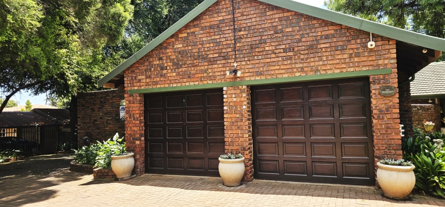 4 Bedroom Property for Sale in Wierda Park Gauteng