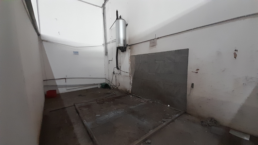 To Let commercial Property for Rent in Vorna Valley Gauteng