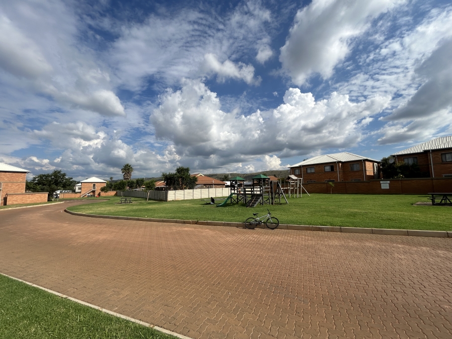 To Let 2 Bedroom Property for Rent in Andeon Gauteng