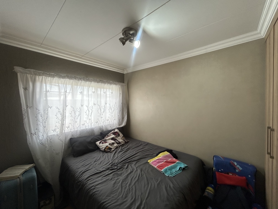 To Let 2 Bedroom Property for Rent in Andeon Gauteng